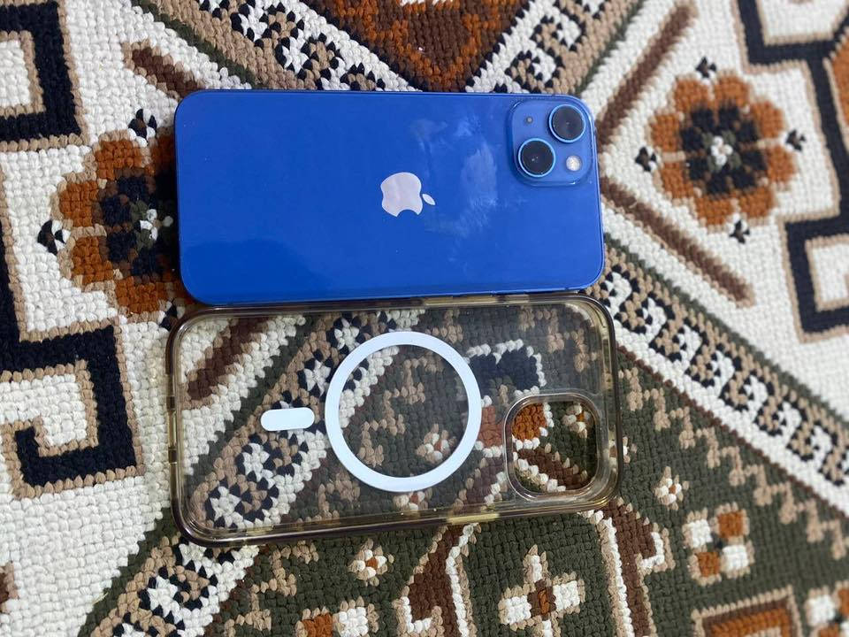 سلام عليكم آيفون ١٣عادي كامل ملحقاته كارتونه موجوده ذاكره ١٢٨ دبل سيم كرت بس مبدل بطاريه السعر 350 تصال ***********
