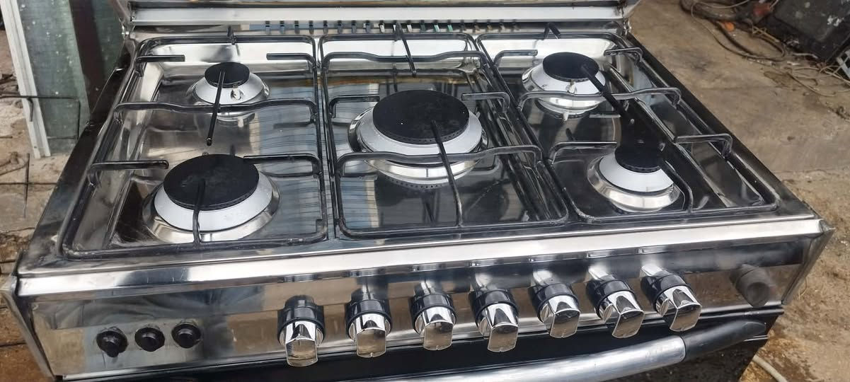 🔥 عرض مميز – طباخ يونفيرسل مصري ستيل5 عيون 🔥
✅ حجم عائلي: 80×60 سم
✅ 5 شعلات قوية
✅ فرن شغال خطين – يشتغلوا سوا للطبخ السريع
✅ ستيل مقاوم وسهل التنظيف
💰 السعر: 170وبيه مجال 
🔹 للبيع أو المعارضة حسب الاتفاق والقناعة 🔹شاري يجي خاص


**إذا كنت صاحب هذا الإعلان وتريد حذفه لأي سبب، رجاءا أرسل رسالة إلى الدعم الفني**