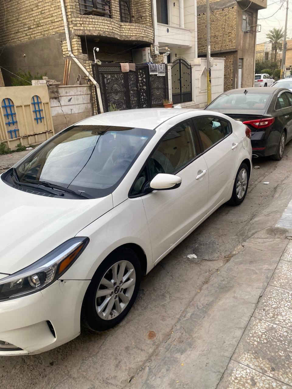 السلام عليكم اخوان فورتي موديل 2017 مكينه 2000 دوش حادثها بسيط جدا سياره خير من الله سياره بسمي تحويل ثاني يوم تريد وكاله تريد تحويل اني خادم سياره نص فول مواصفات شاشه تحكم ستيرن حساس امامي خلفي سياره خير من الله اي استفسار خاص او الاتصال عل رقم ***********
