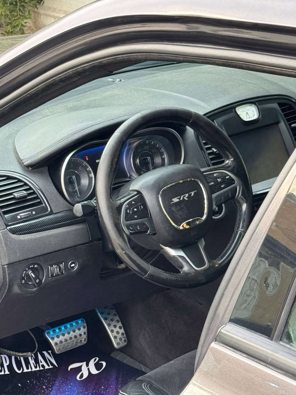 � للبيع – اوباما (كلايسلر) SRT

موديل 2014 محدث 2019 بشكل رياضي كامل 

🔹 فئة SRT
🔹 مكينة 6.4 HEMI حدادي – مكينة وكير كله جديد
🔹كصة جنطة
🔹 السيارة جاهزة من كلشي حتى مشتريلها حجر ب5 ورقات 
🔹 متومة طبق الأصل
🔹 سافر بيها وين ما تريد 

✨ المواصفات:
▪️ دواخل جلد أسود ملكي
▪️ تحكم كامل بالكشنات
▪️ دبل بانوراما كهربائية – كلها شغالة
▪️ تخم تاير جديد (توني مشتريه)
▪️ اللون فيلي المرغوب
▪️ التبريد ثلج ❄️

💰 السعر المطلوب: 80 ورقة
📍 المكان: البصرة
📞 ***********

سيارة نظيفة وجاهزة
