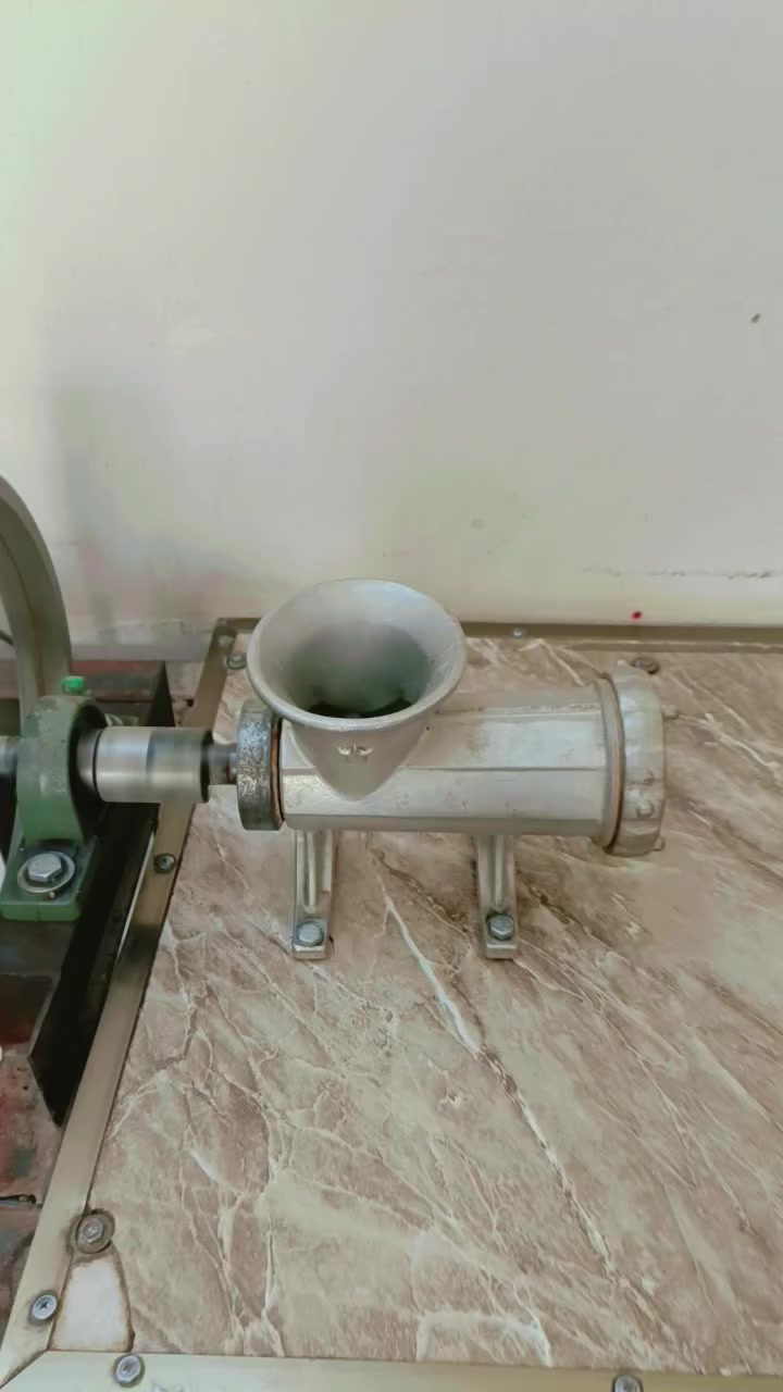 مثرامة لحم وفلافل للبيع 
سلام عليكم توجد مثرامة لحم وفلافل حجم 22 للبيع  استخدام خفيف فلافل فقط المثرامة نظيفة  مثل ما موضح بالصور واستعمالها قليل 
السعر 300 وبيها مجال بسيط 

للاستفسار الاتصال 
***********
