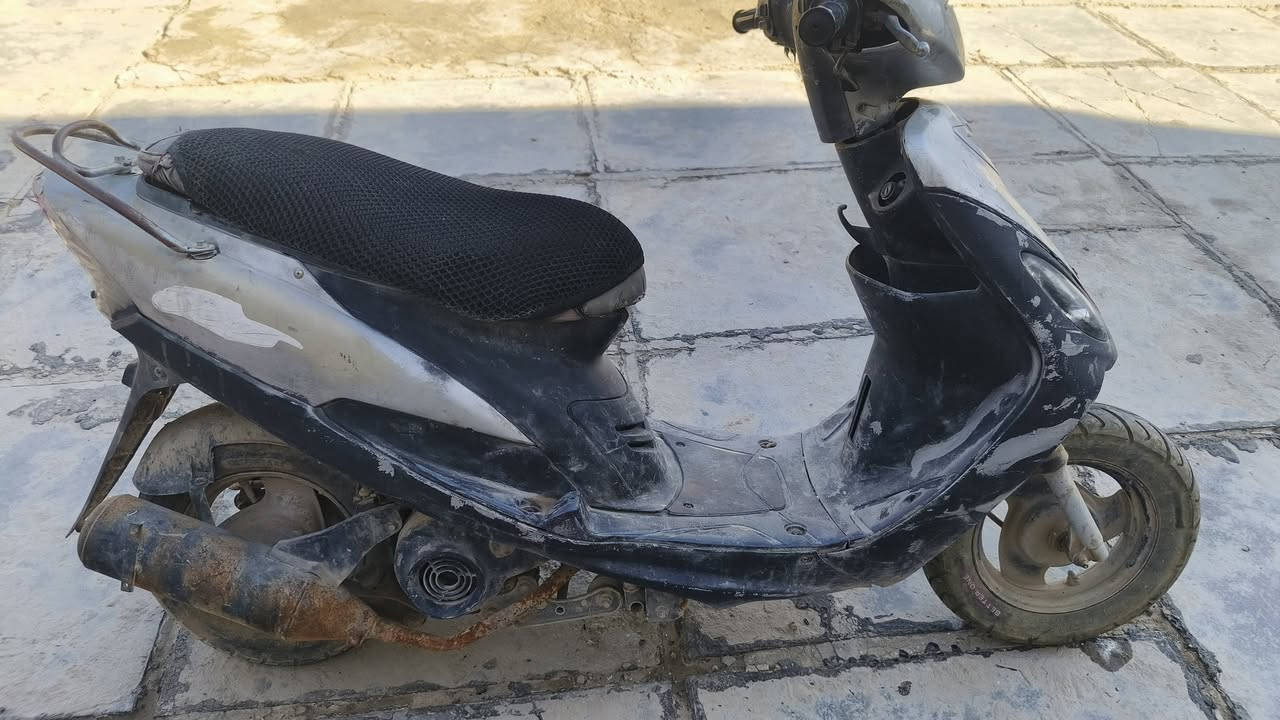 السلام عليكم دراجه منغولي للبيع طفت واحدها ابيع كوم حديد مثل ماوضح كدامك بصوره 150 مكان التاجيات قرب جسر الدوار ***********
