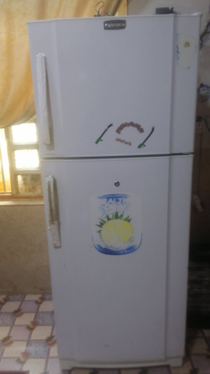 ثلاجه لبيع بكاني بصره تنومه صالحيه عقارات شايب ***********
