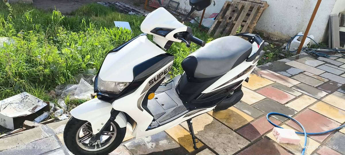 دراجه سوبر 
ست بطاريات حجم كبير 
الرقم للاستفسار***********
مكاني بغداد
