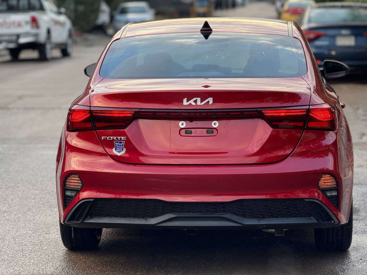 كيا فورتي وارد امريكي موديل 2024 محرك 2000 دوش ماشيه 26 الف موصفات نص فول شاشه ويل كب تحكمات رادارات امامي وخلفي ومانع انصدام وكامره دواره نضام سبورت تحديد مسار موصفاته حلوه سياره حادثه كما موضح بل صور فقط بارد بل جاملغ جهت اليمنه ودوسه جهت اليسره صار بيه صبغ تعتبر سياره بدون حادث وبدون ايرباك وبدون تبديل وكله ليبل واحد للتصال *********** ملاحضه سياره بدون رقم ومكاني بغداد
