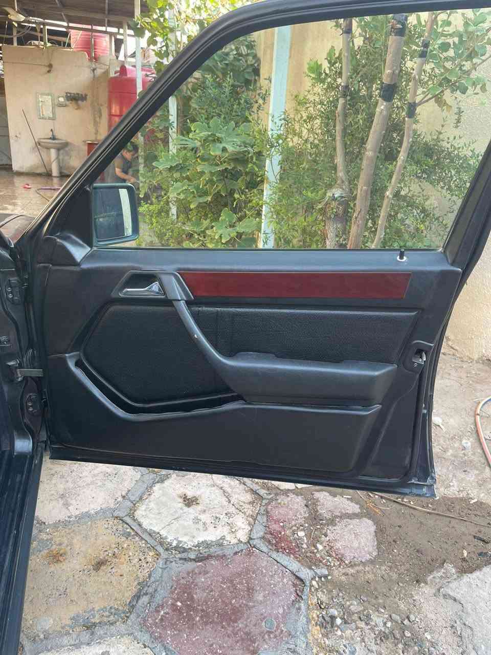 سلام عليكم سياره مرسيدس ماكينه بطه محور 2:30 سياره جاهزه تخمج تايرات سياره بلاد ما ناقصها برغي الوان البصره***********
