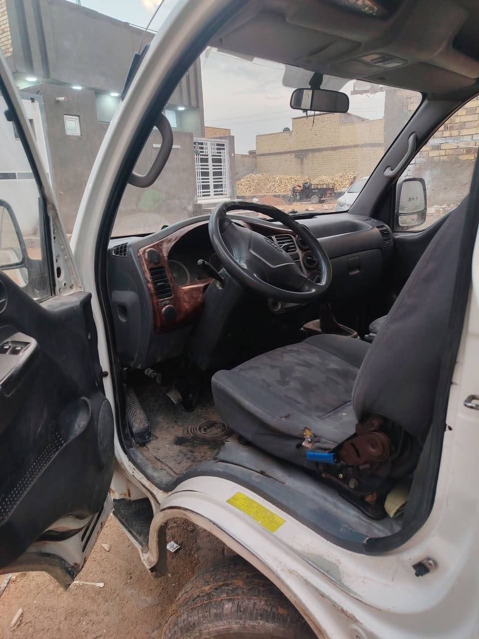 سلام عليكم كيه حمل مديل٩ رقم بابل دولي بس تستلم مكينه٢٧٠٠ السياره كفاله بيه طخه اشويه بل ربع الوره السياره كله الباديه السعر٧٨ المكان نجف ***********
