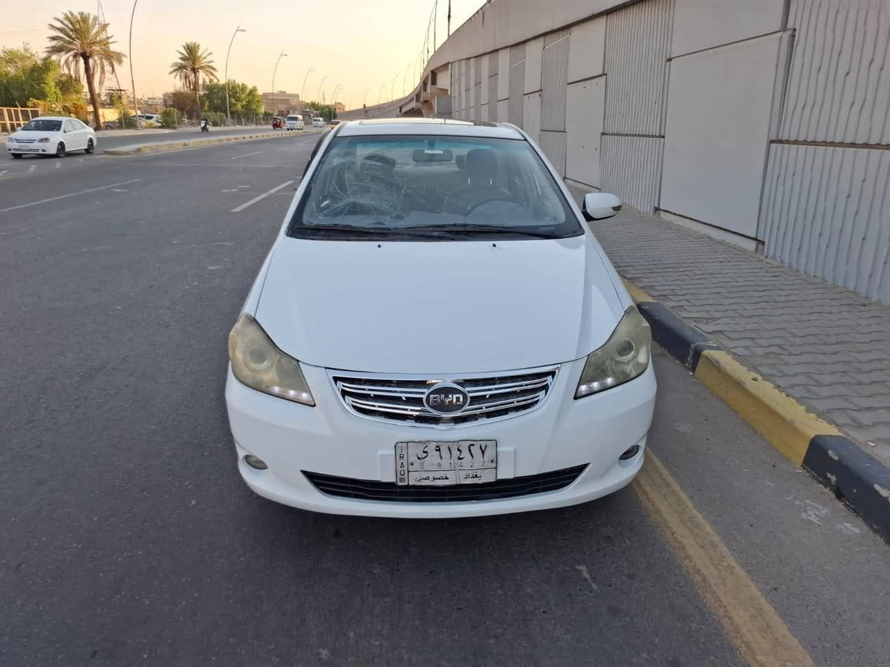 السلام عليكم خوان للبيع بي واي دي G3 موديل 2013 رقم بغداد ألماني تحويل مباشر السياره بيهة حادث ابيعها علة حادثهة شغاله وتمشي كير ومكينه وحدادية جدد فول مواصفات بصمة فتحة كشنات جلد السعر مناسب الاتصال *********** مكان بغداد
