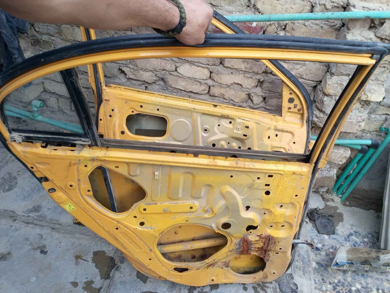 بيبان ايفان 620 جهت السايق معمرات للبيع،،***********
