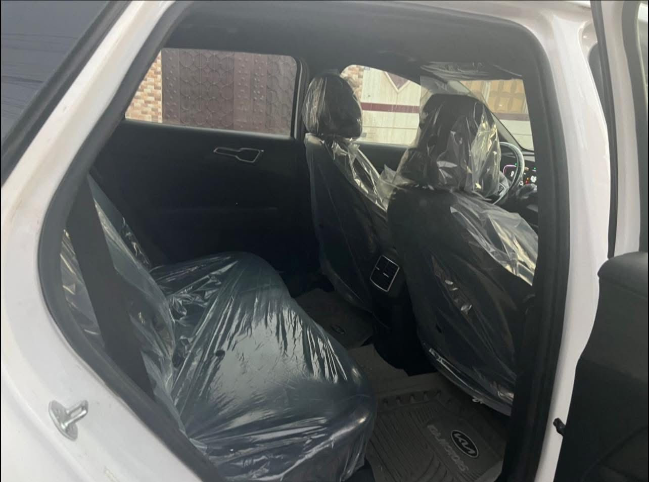 سبورتج وارد امريكي  موديل 2024 رقم بغداد اكس لاين فول ماعدا البنور روما صبغ 3 قطع 
 العداد 9000
جاهزة السيارة مكاني حي الجامعه 
الاستفسار ‭+964 775 223 9601‬
