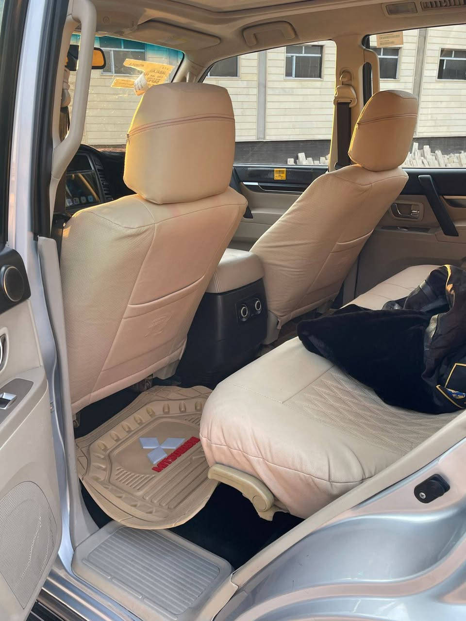 السلام عليكم 
باجيرو ٢٠١٠ حبتور

كفاله عامه كير ومكينه وحداديه وكشر تخم تاير تدفئه وتبريد  سياره نظيفه كلش احله من الصور رقم بغداد الجديد السعر 147 
للستفسار 
***********
