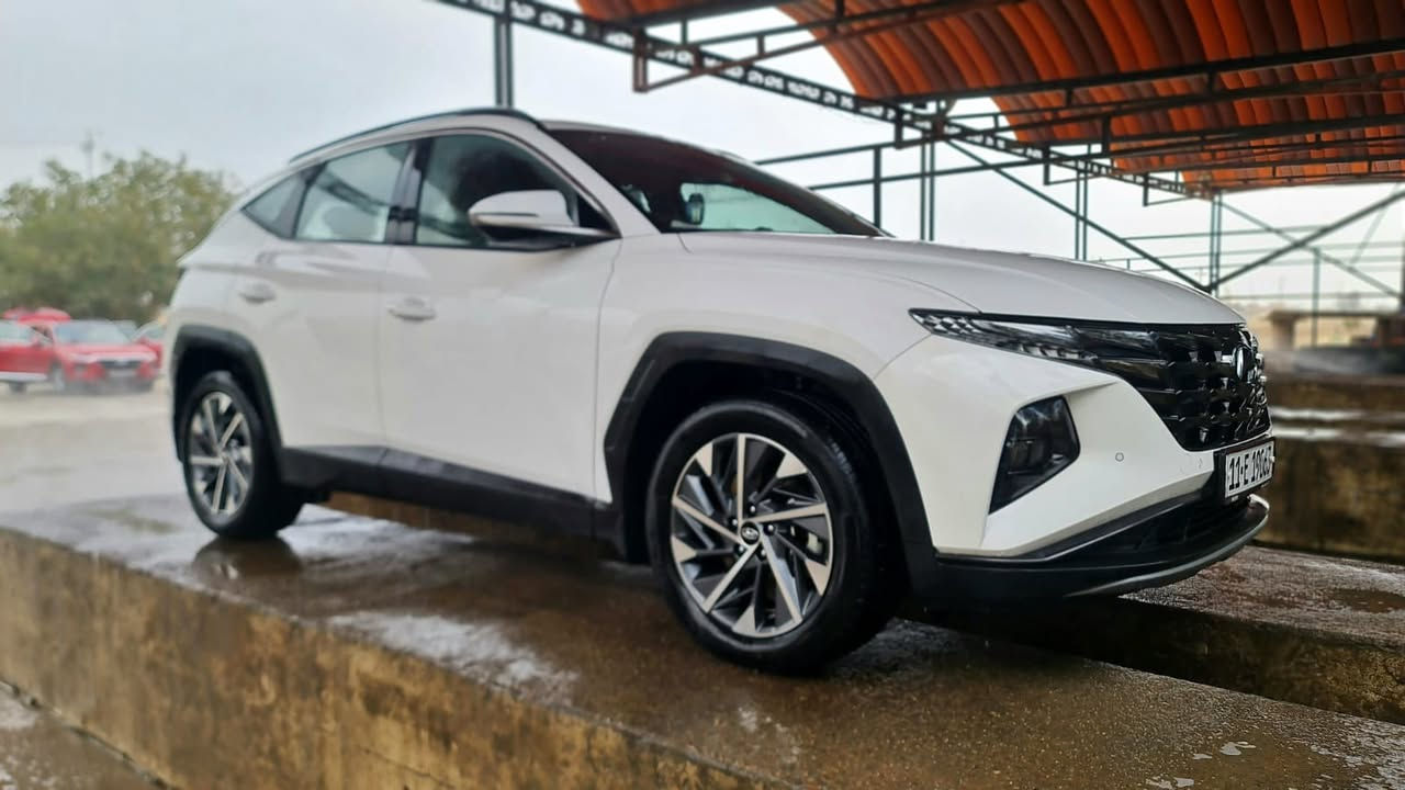 توسان موديل 2024 
مواصفاتها معروفه 
رقم وسنويه كله جديد وبأسمي 
السعر 227 وبيها مجال 
للاستفسار 
***********
