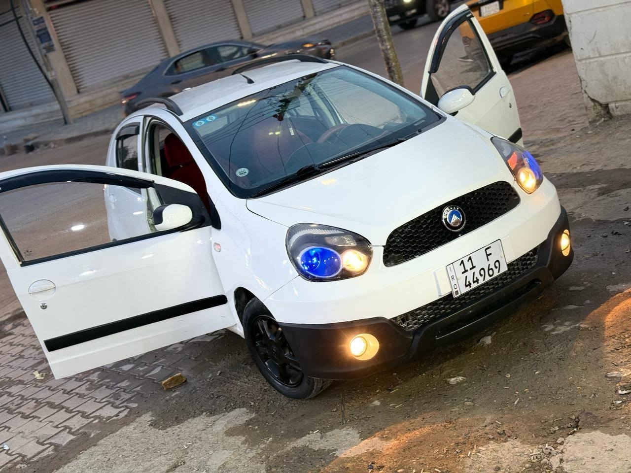 باندا كروز 2013. اوتو. نظيفه. تخم تاير جديد شاشه لمس. تبريد جيد دواخلها ممتازه. رقم انكليزي باسمنا. بغداد ***********
