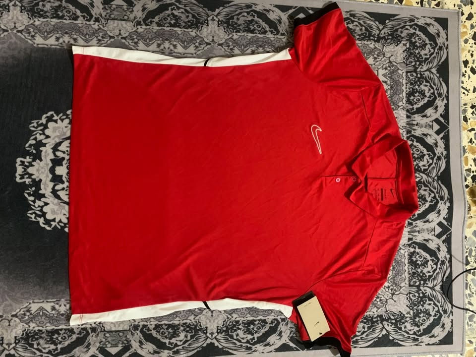 بولو رياضي وكاجوال أصلي 100% من شركة Nike، مجهز بتقنية Dri-FIT المعروفة للتهوية وطرد الرطوبة والعرق جديد باليبل قياس XXL السعر 30 الف


**إذا كنت صاحب هذا الإعلان وتريد حذفه لأي سبب، رجاءا أرسل رسالة إلى الدعم الفني**