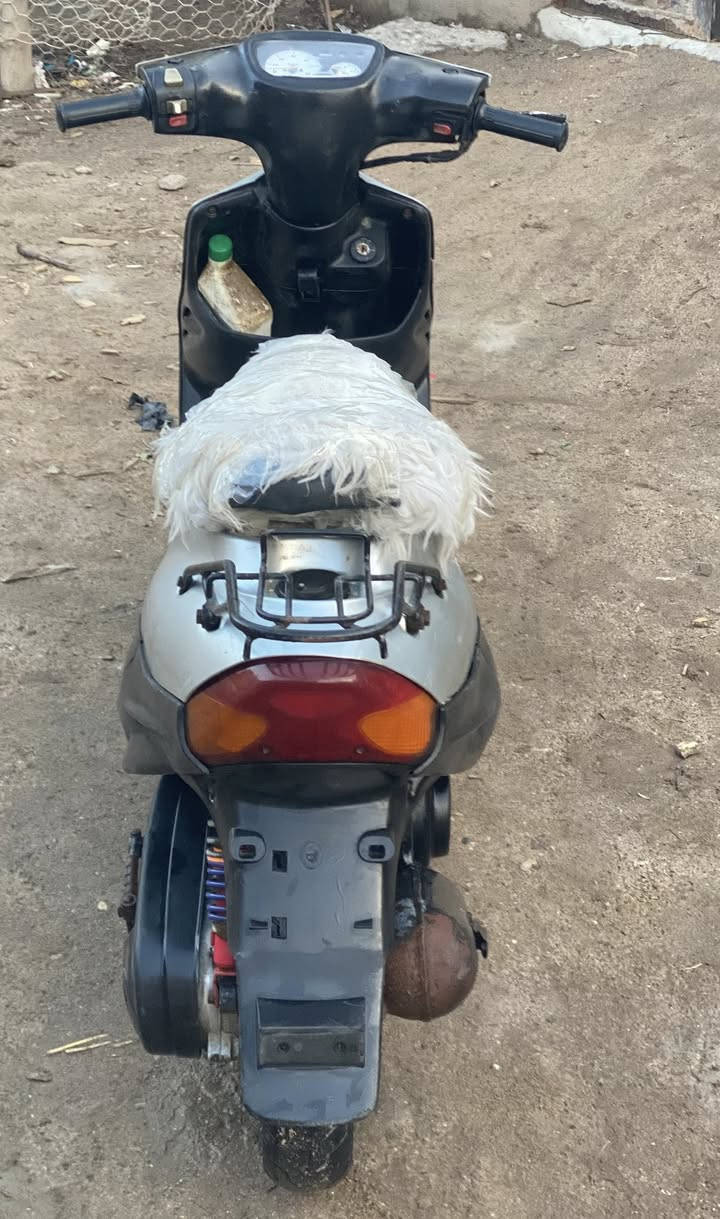 السلام عليكم 
دراجه ياماها 9 للبيع دراجه جيده وكلشي شغال بيها العنوان شط العرب الجزيره 
السعر قفل  250$
رقم الهاتف/ ***********
