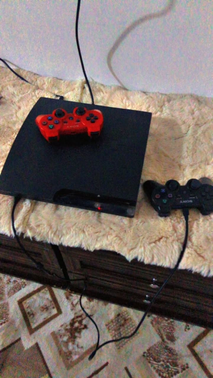 90 مع التوصيل قفل ادا تريد تعامل ع سعر رجاءا لدز خاص 90 الف شرط الفحص بلي 3 سلم بي 5 العاب قوية ***********
