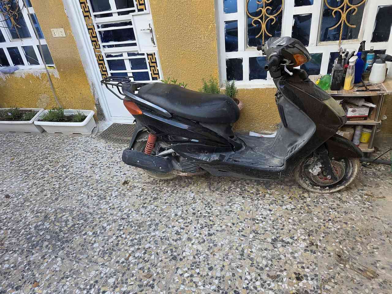 سكنس ١١٠ ياباني. ب ٤٠٠ كاملة الدراجة  بدون  نقوصات   مكاني بغداد الحبيبية  او مدينة الصدر
***********
