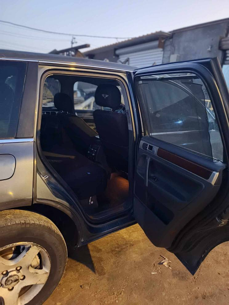 سلام عليكم 
كولف طوارق محرك وكير كاز انسه الصرف مال حاويه كله جديد باتري جديد شلعه ومعدل تخبل صلوات على محمد او مراوس بسياره اقل  مكانه البصره  للتواصل *********** السعر 85 البصرة, العراق
