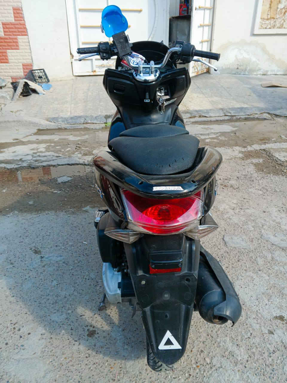 السلام عليكم PCX جيل الاول
محرك 150 سيسي دراجه كفاله عامه كهربايات كلهه شغاله دشبول اشاير كفرات بلادي كلهه بلادي الدراجه حساس ازدحام حساس استناد حساس دهن كلهه شغاله دراجه ناعمه مانقصهه شي نظيفه كلش 

السعر / مليون و٤٥٠ وبيهه مجال 
الرقم / ***********
