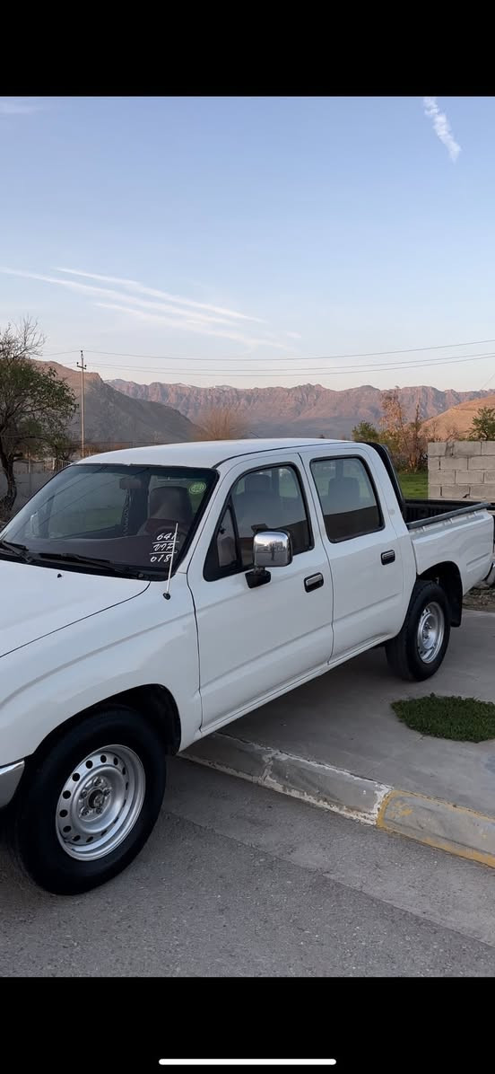 توێتا مۆدیل (( 2000))
(( بۆ فرۆشتن نمونە لەجوانی ))

(( ✅مەکینە کابرێتە ))

(( ✅جام کارەبای ))

(( ✅ناو سور )) 

(( سەیارەکە دەحموو لێدراوو وەرگەڕاوی نیە )) 

(( ✅سەیارەکە موسو بڕاوە نیە )) 

(( سەیارەکە هەموو گیانی ئیش دەکا بێ حەیبوو حارە ))  

(( ✅گێڕوو مەکینەی بەشەرت )) 

(( سەیارەکە کارەبای هەموو ئیش ئەکا ))

(( ✅چوار تایەو ویلی لۆکی لەژێرە سپێری پێوەیە ))

(( سەیارەکە تەقەو رەقەی نیە ))

(( بۆ سحرەکەی پەیوەندی بکە یان نامە بنێرە ))

(( *********** ))
