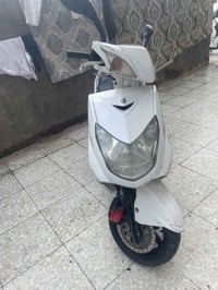 دراجة سكنس • محرك ممتاز • أوراق كاملة