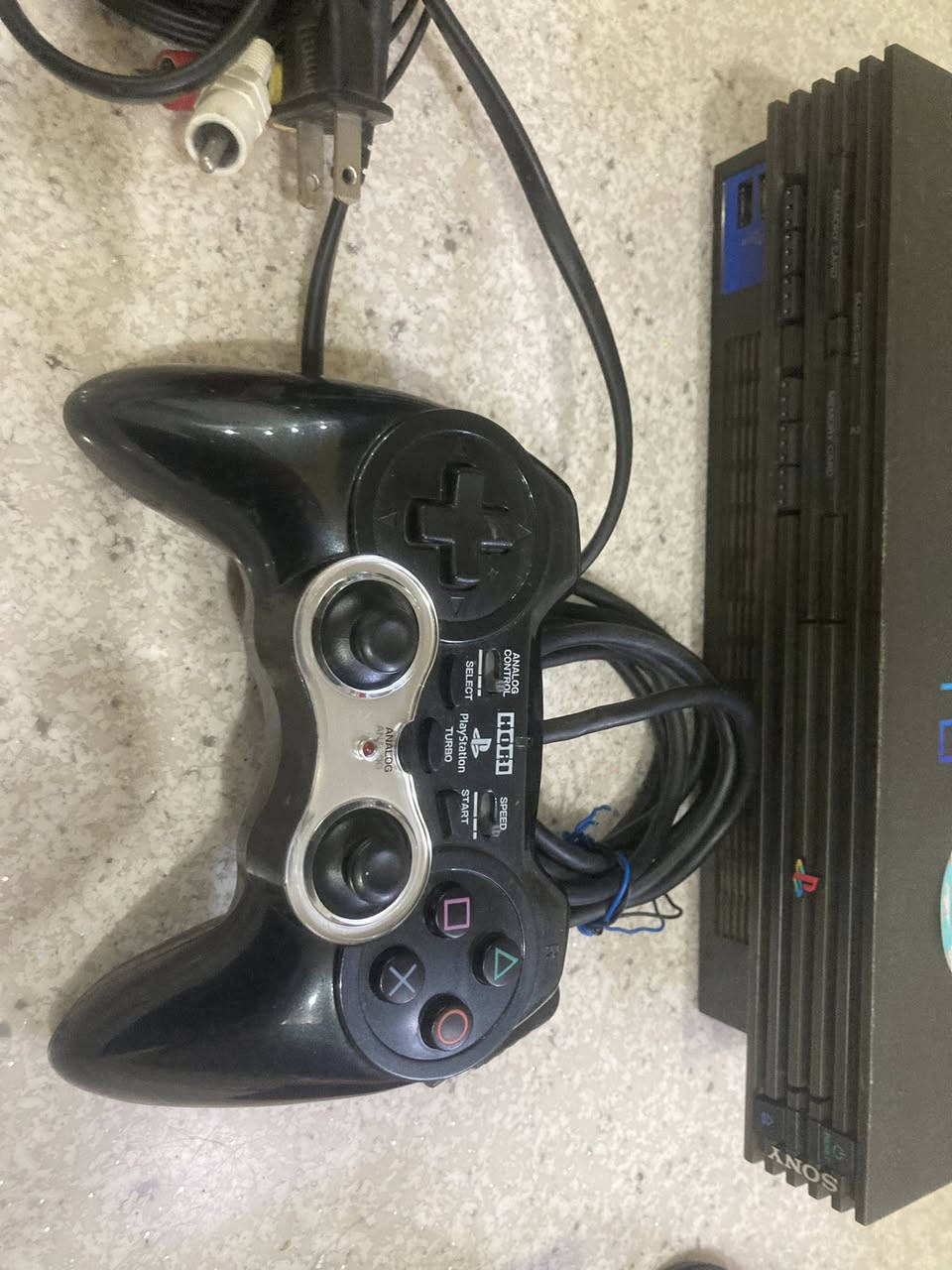 Ps2 
ريجن ياباني 
يده تيربو hori
محوله كهرباء 110-220
يشغل فقط اقراص اصليه 
عدسه سحب قوي 
العاب اصليه عدد 15
للحجز خاص او واتساب ***********
يوجد توصيل

