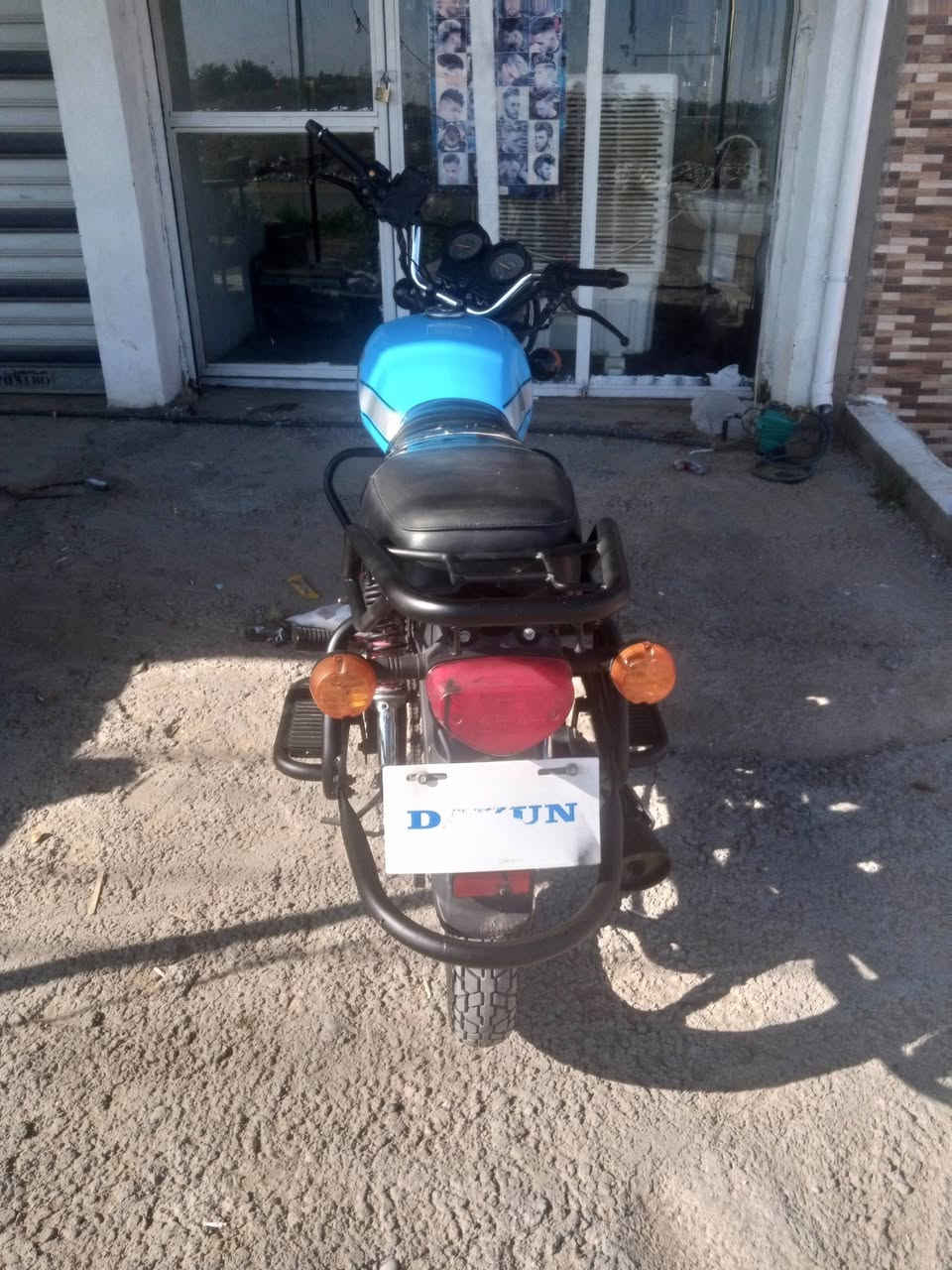 بسم الله الرحمن الرحيم السلام عليكم دايون البيع 🧿
مكينه 200 سيسي حقيقي
الون سمائي 
دراجه اي نقص مابيه
خير من الله تخم تاير جديد
كهرباء شغاله
اشاير  دبل اشاره 
فول دراجه مال جنيان 
رقم والاستفسار ***********
السعر 1900
