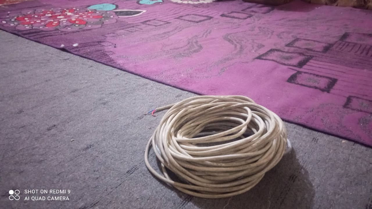 كيبل سيار اثنين واحد طوله 40متر والثاني 33متر للبيع اليريدهن يتصل ***********
