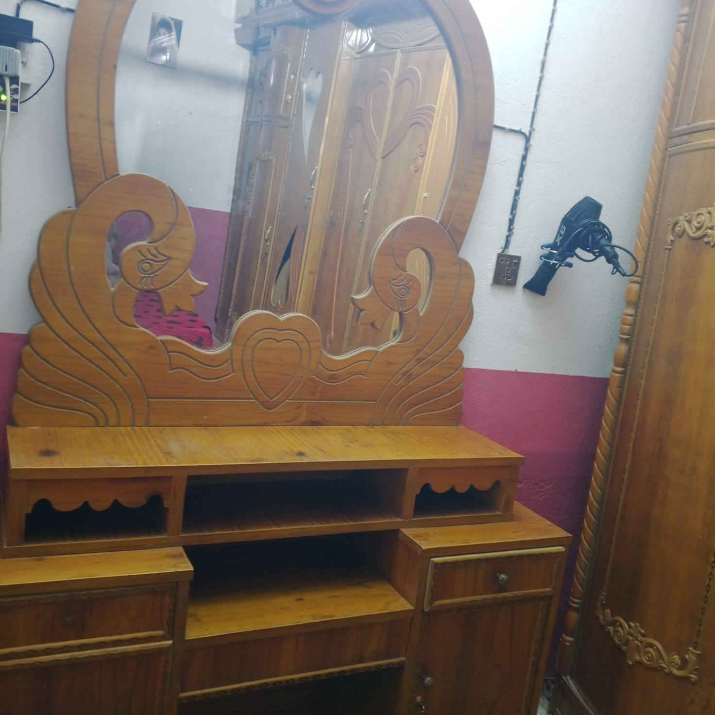 سلام عليكم غرفه اخشاب للبيع تسكام نضيفة سعر مليون و 300 وبي مجال تواصل وتساب 

*********** عنوان نجف حي شرطه
