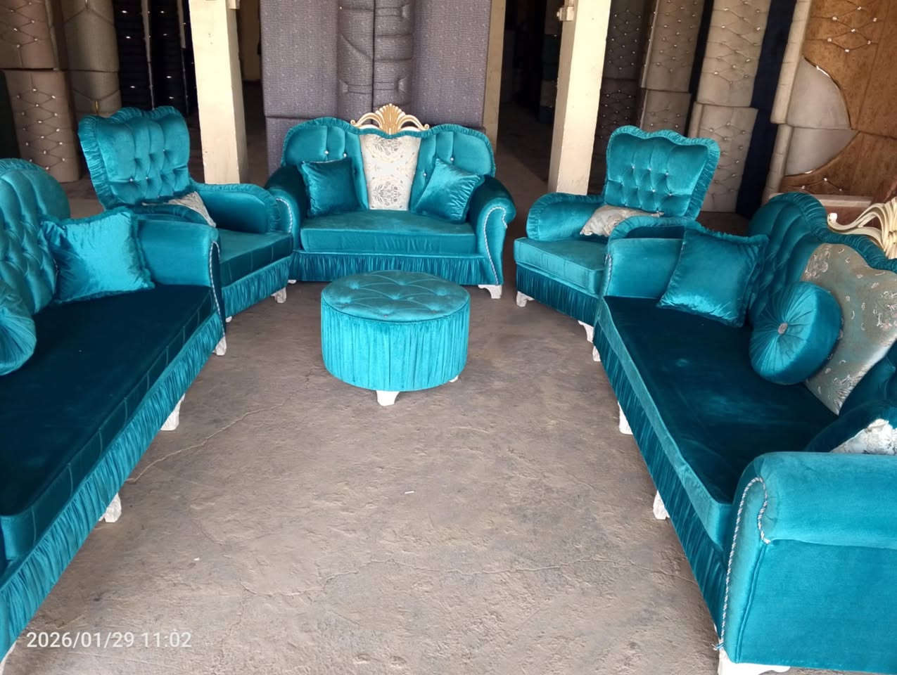 متوفر للبيع تخم باله تركي مستخدم  10 مقعد نضافة100/100 ثكيل كلش+كوشات +طبلة وسطية متوفر لدى معرض_الجوهرة
***********...***********
