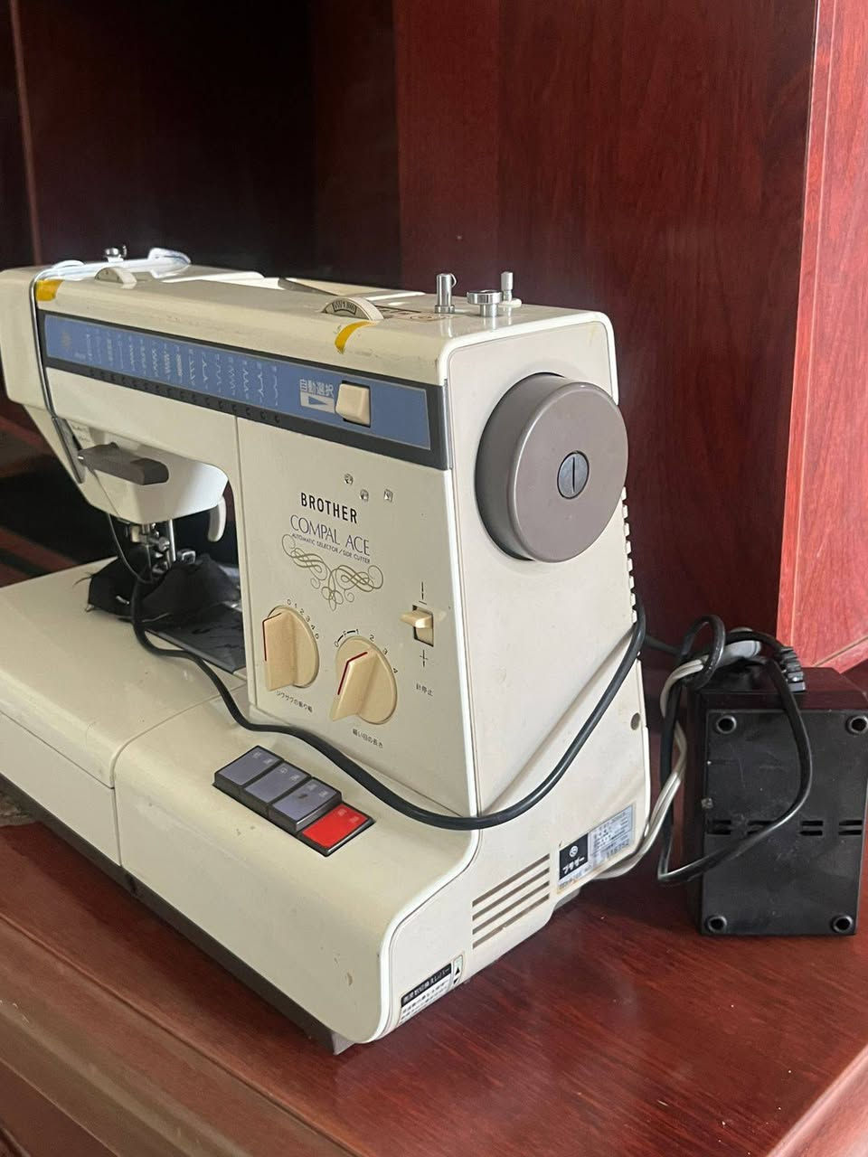 مكينة خياطه براذر استعمال قليل جداً نظيفه 
ما بيها اي ضرر وسعرها ١٢٠وبيها مجاال


**إذا كنت صاحب هذا الإعلان وتريد حذفه لأي سبب، رجاءا أرسل رسالة إلى الدعم الفني**