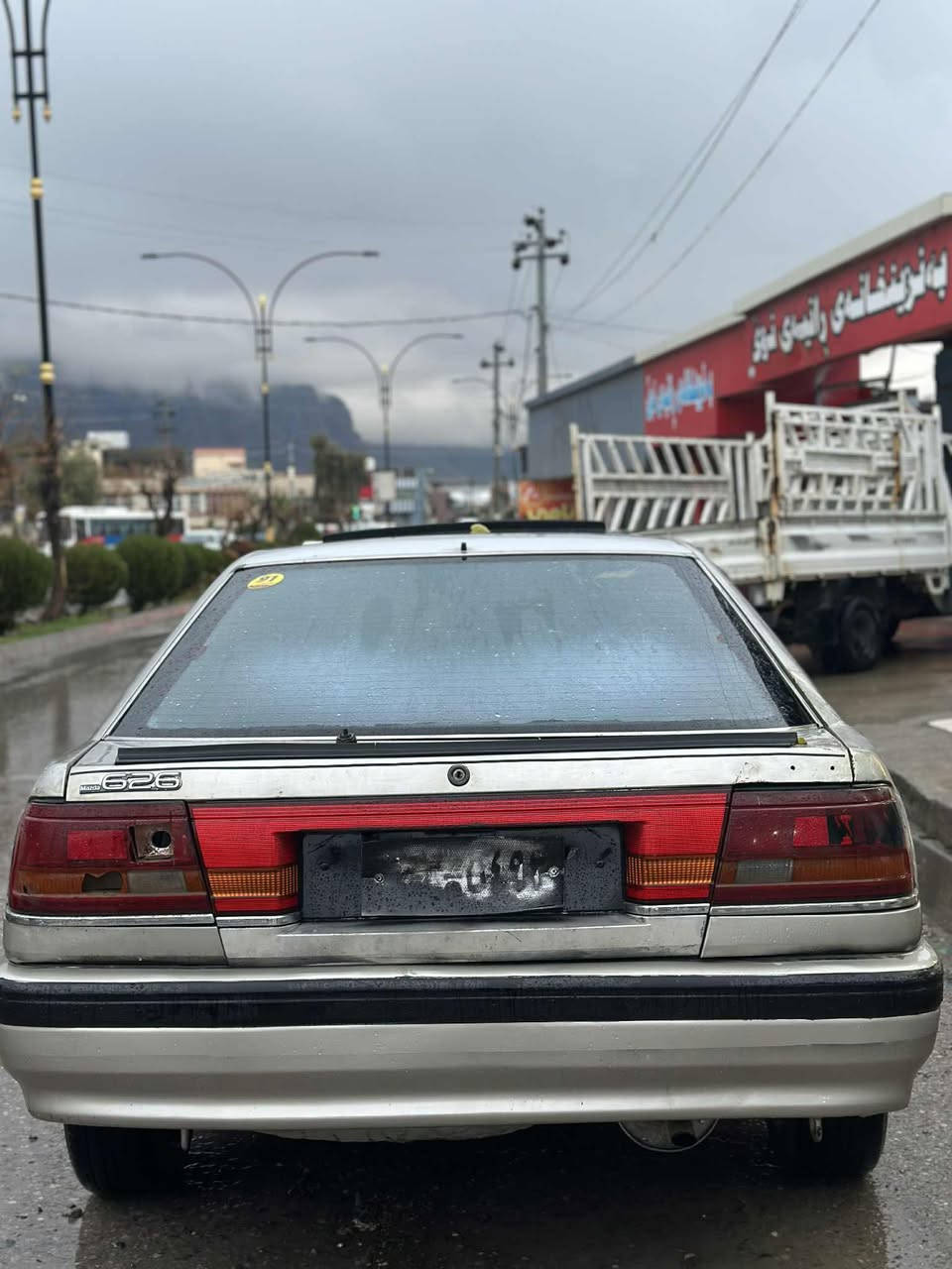 سەرەتا بناوی خوای گەورە
مازدا ٨ بەخ
مۆدیل ٩١
گێڕومەکینەبەشەرت
تەقەو ڕەقە بەشەرت
تازە کامل پێشم داگرتوە
بۆحەیب مەگەڕێ
کارەبای و گەرمی و فڵچە هەمووی مەزبووتە
سارەکە ماڵی دوستە
حلوجە 
موسو بڕاوە بەشەرت 
دەحم بەشەرت
شوێن ڕانیە
١٠گەڵا کەمێکمەجال
خوار هەموو بازاڕ
***********
