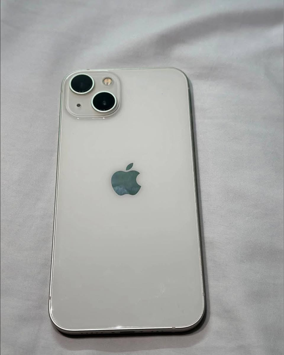 السلام عليكم اقرا قبل لا تراسل 
أيفون 13 عادي 
لون ابيض 
ذاكرة 128
بطاريه 89
تك سيم
100\100نضافه 
سعر 475وبي مجال قليل 
شرط ما مفتوح ضد المي 
تواصل خاص او اتصال عل رقم ***********
