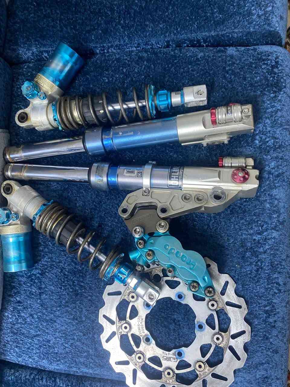 السلام عليكم صدر وفج وفلنجة ودبلات خلفي الكل مكفول يرهمن فحل ونثية ولد وبيهن ثعلب للبيع سعرهن 250 بي مجال بسيط تريد أي قطعة عادي ابيع ميعجبك السعر اعبر باحترام مكاني بغداد الشعلة شتحتاج راسلني خاص او *********** بس واتساب  تحياتي للجميع
