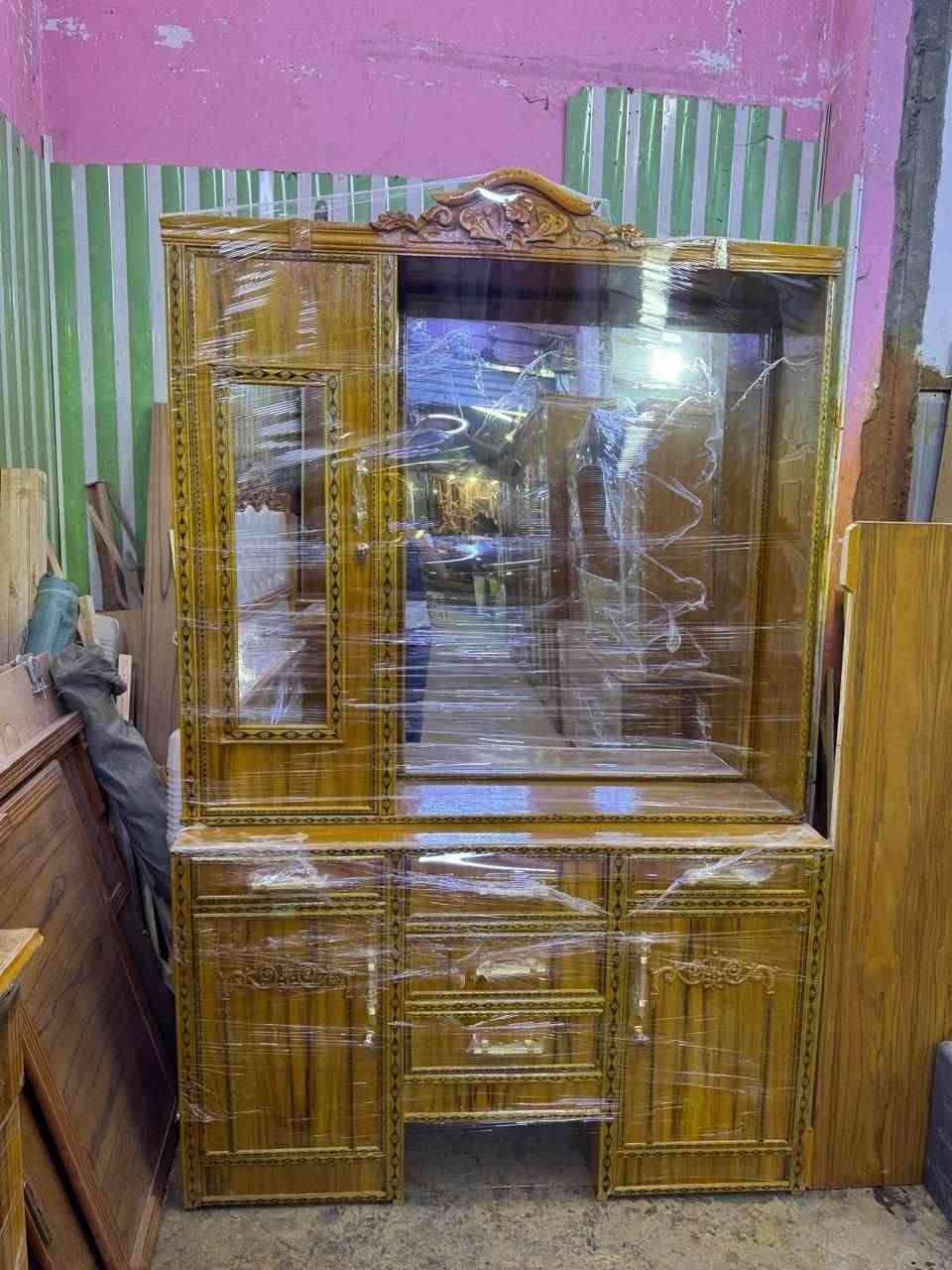 غرفة ست ابواب شغل عراقي موديل الكوخ 
( المسرح ) 
الخارج صاج طبيعي ٤ ملم 
الداخل جام 3 ملم 
الزاوية كنتورية بابين بأرتفاع الكنتور 
القاعدة بلوك صاج 16 ملم 
الظهر فتح وشد براغي 
النرمادة شريطية المانية على طول الباب
قياس الكنتور 
الدوشمة خياطة يدوية 
الطول 360  سم 
الارتفاع 260 سم مع التاج 
العمق 60 سم 

السعر مليون 200  

توصيل وشد داخل بغداد مجاني 

#أطراف بغداد

الغزاليه /ابو غريب/حي الوحده 15 الف 
الحسينيه/الشرطه الرابعه / البوعثيه/الراشديه / التاجي 10
الطارميه / 20
المحموديه /  25/
الشعله/10

#المحافظات 🦋

المحافظات 
النجف 75
الكوت 75 
كربلاء 50 
الحلة 50 
سامراء 50 
الديوانية 100 
تكريت 100 
الرمادي100
الناصرية 200
السماوة 200 
العمارة 200

#ملاحظه التوصيل يشمل الشد 🔧

#شركه2

مناطق بغداد اسالو قبل تثبيت طلب🚫


**إذا كنت صاحب هذا الإعلان وتريد حذفه لأي سبب، رجاءا أرسل رسالة إلى الدعم الفني**