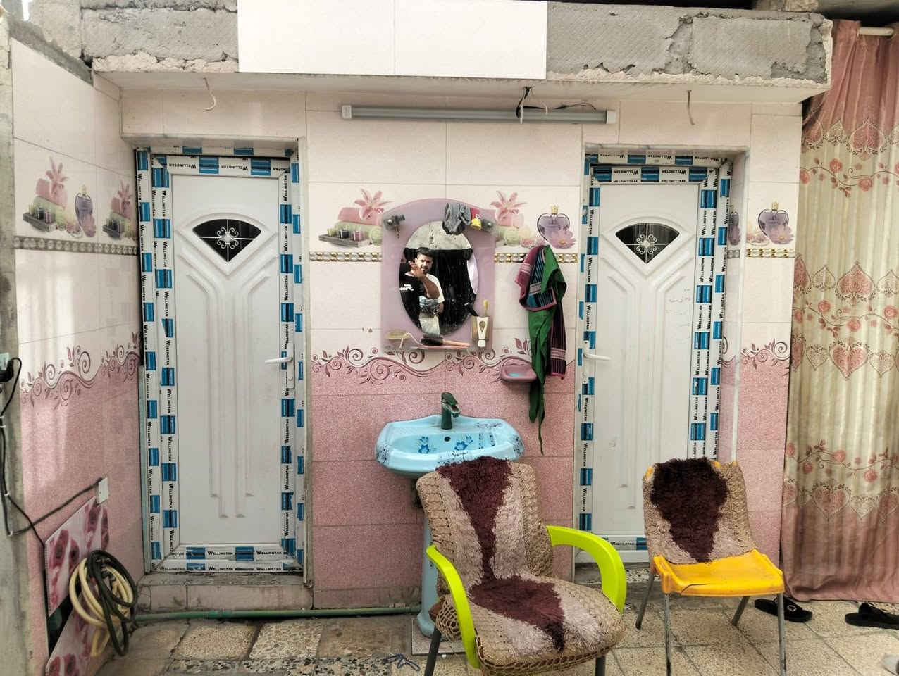 بيت للبيع ١٠٠ متر منطقة سبع قصور شارع سيد علي أبو مجلس البلدي منطقة جاهزة من ماء السعر ٥٥ وبيه مجال مستعجل على بيعتة الاتصال على الرقم ***********
