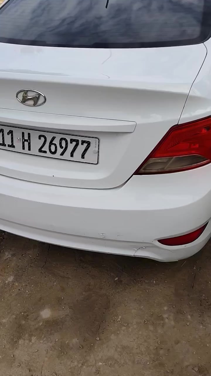 السلام عليكم ورحمه الله وبركاته 

موديل 2018 خليجي مكينه 1600 مامفتوحه تبريد ثلج كير حداديه كله جديد تخم تاير 
رقم بغداد بيها صبغ قليل بل هلال جاملغ وبيها مكانين بارد السعر 117
مكان السياره ديوانيه ***********
