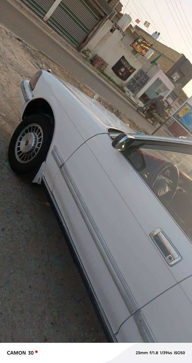 سلام عليكم سيدان للبيع يسره بلاد مديل  90 مكينه ثنين ونص حداديه كير جدد تبريد ثلج مكفوله بدون ضربه رقم إنكليزي غرفه حمره تبريد ٣ قطع مكان سياره ناصريه مركز السعر 55 وبيه مجال ***********
