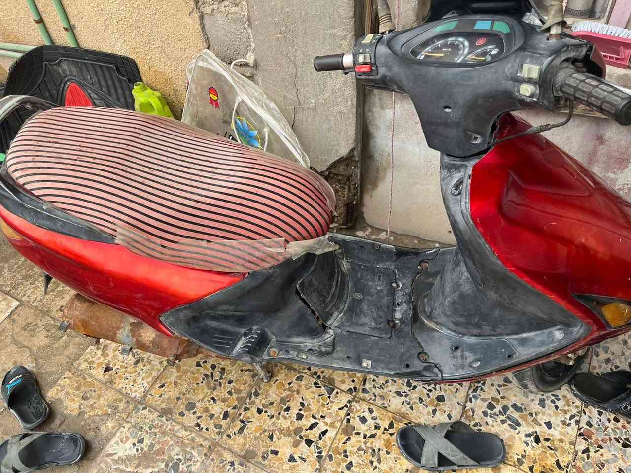 السلام عليكم دراجه  فراشه البيع.  دراجه شغاله   سعرها 250 وبيه مجال.     مكلف بنشر.  هاذ رقم صاحب دراجه ***********.   البصرة الزبير
