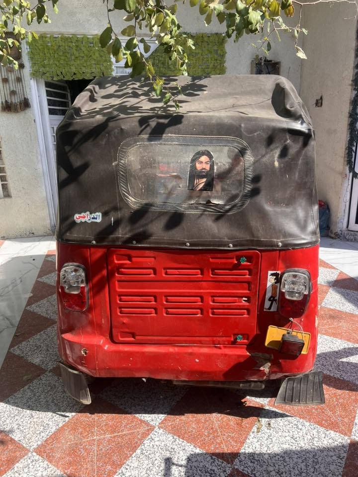 سلام عليكم تكتك تيفيس نضيفه ما نقصه شي تكتك مال عيشه مصبوغه عام وبيه خياسات نفس ما موضح بل صوره مو تجي وتكلي هاي شنو وهاي شنو تكتك موديل 16طالعه بل 17تكتك حلوه سعره ٢٥٠٠رقم ***********
