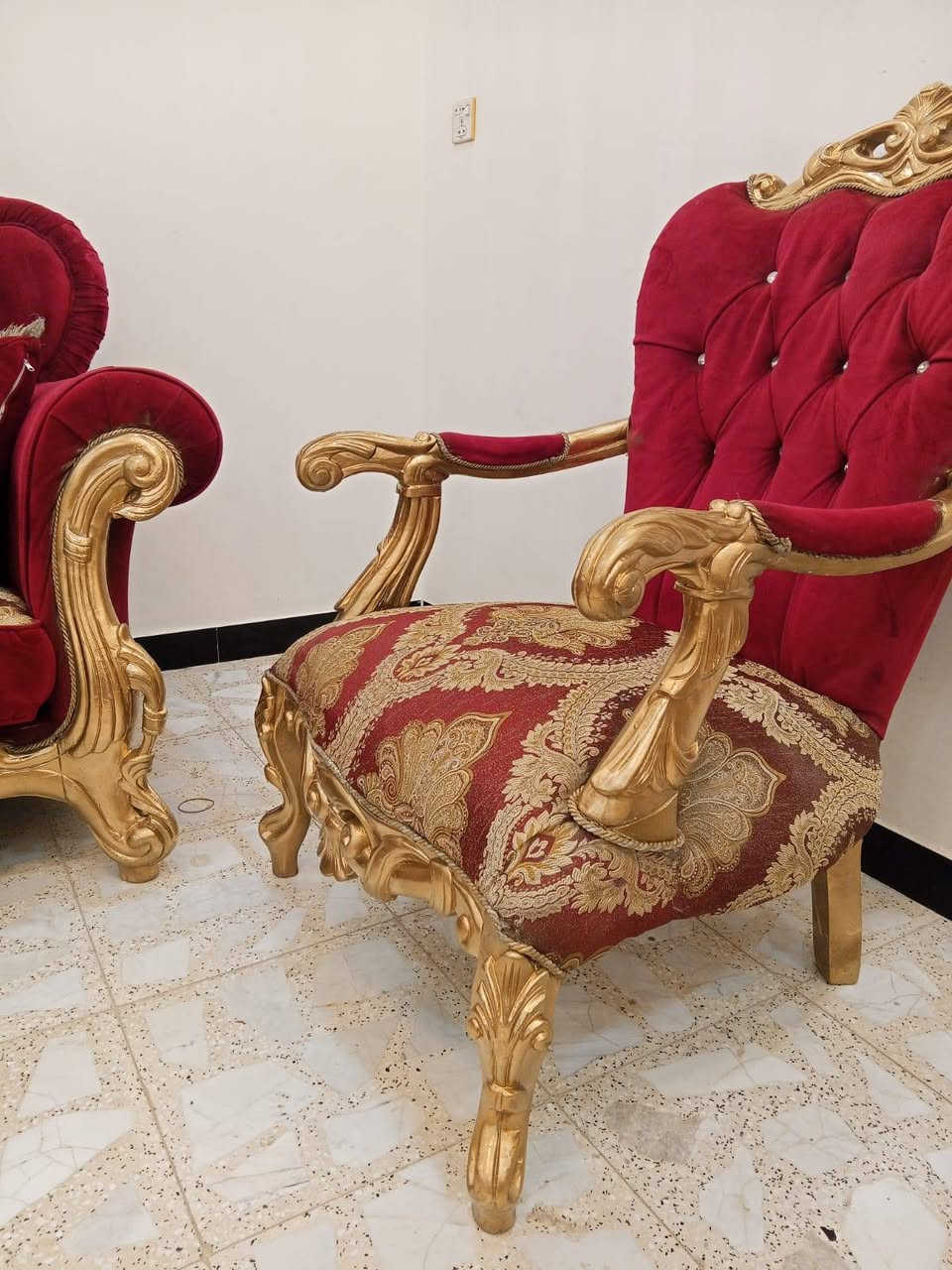 تخم زان تركي عشر مقاعد نضيف جدا   العنوان بغداد تواصل على رقم *********** اتصال او تساب متواجد
