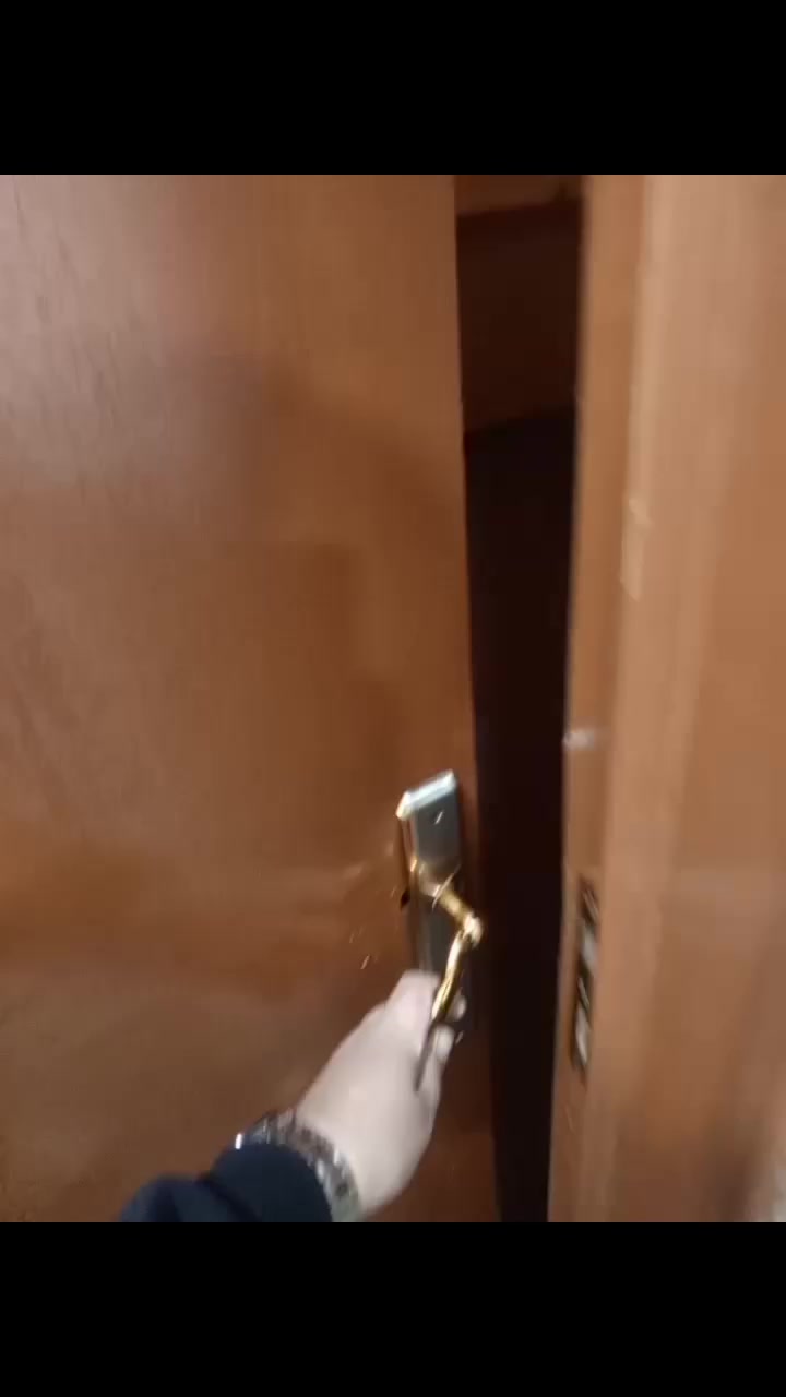 🏛 منزل  للإيجار اليومي في كربلاء المقدسة
📍 شارع البارودي – مجاور فندق المتين
🚶‍♂️ قريب على الحرم الشريف
✨ مواصفات المنزل:
🏠 السعة: يتسع لـ 30 شخصًا
🛏 الغرف: 5 غرف واسعة
🛋 التأثيث: مؤثث تأثيثًا  بالكامل
🍽 المطبخ: مطبخ كامل التجهيز
❄️🔥 التدفئة والتبريد: متوفرة (سبالت)
⚡ الكهرباء: متوفرة على مدار 24 ساعة
🛁 السويت: غرفة سويت تسع 6 أشخاص
🌐 الإنترنت: متوفر
🧳 الخدمات: جميع الاحتياجات متوفرة
🔑 الحالة: جاهز للسكن فورًا
📞 للاستفسار والحجز:
***********
