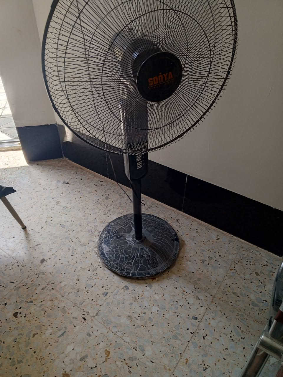 ثلاجه 90 الف والمروحه ب65 جدد بعدهن


**إذا كنت صاحب هذا الإعلان وتريد حذفه لأي سبب، رجاءا أرسل رسالة إلى الدعم الفني**
