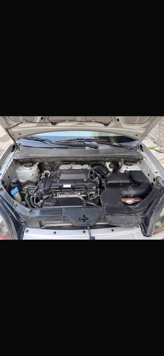 السلام عليكم
توسان 2009 للبيع السياره مكفوله كفاله عامه 
قطرة صبغ ما بيها ولا حادث ولا بارد 
سياره نظيفه تخبل
بيها بس شخوط وجراد بسيط
رايدها ب120 
***********
