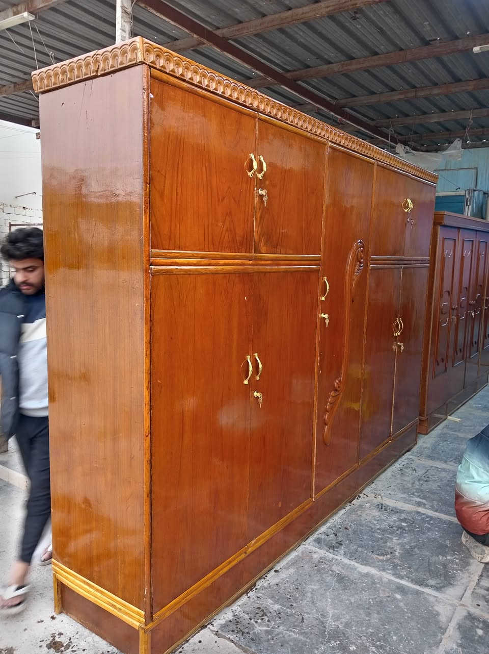 سلام عليكم كنتور 5باب مستخدم كلش نظيف سعر كلش مناسب تواصل وتساب وتدللون *********** اكو خدمه توصيل بكروه
