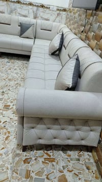 من رخصة ألادمن تخم ديوان عدد ٢ طول ١٤ متر ونص ٢٠ مقعد يحتوي على ٢ زاوي...