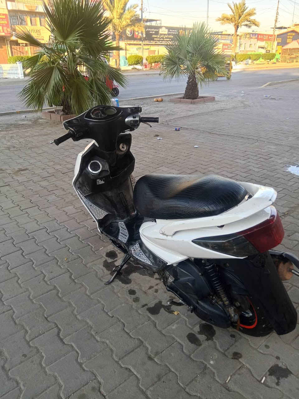 السلام عليكم سكنس فحل دراجه نضيفه ربع ما تصرف عليه بوشه 58 كهربايات كله شغاله السعر 450 وبيه مجال للطيبين رقم الهاتف *********** متواجد عل فيس 
مكان جميله
