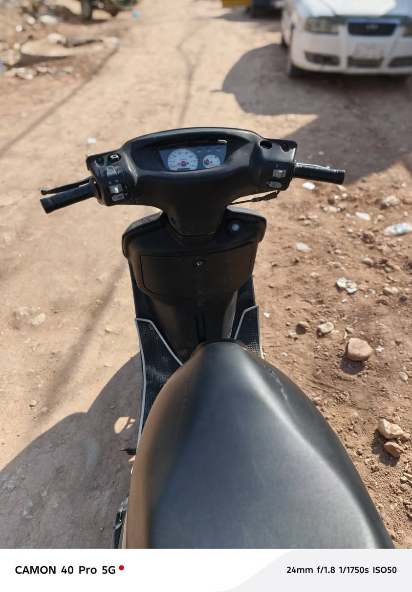 سلام عليكم مرخصة مدير لكروب فراشه نثيه برغي ماعايزه دراجه كفاله شرط نعومه ومعدل كهربائيات كلها شغاله محرك مامفتوح الشراي بي خير ويدلل ***********
