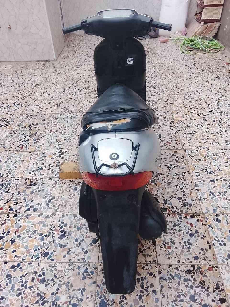 السلام عليكم ذبانه ساسوكي الدراجه نضيفه حلوه كهربائيات كلها شغاله اشاير سلف ماعوزها شي الدراجه مفتوحه مره وحده العنوان ميسان العماره حي الفنانين قرب البستان الرقم *********** السعر /250/
