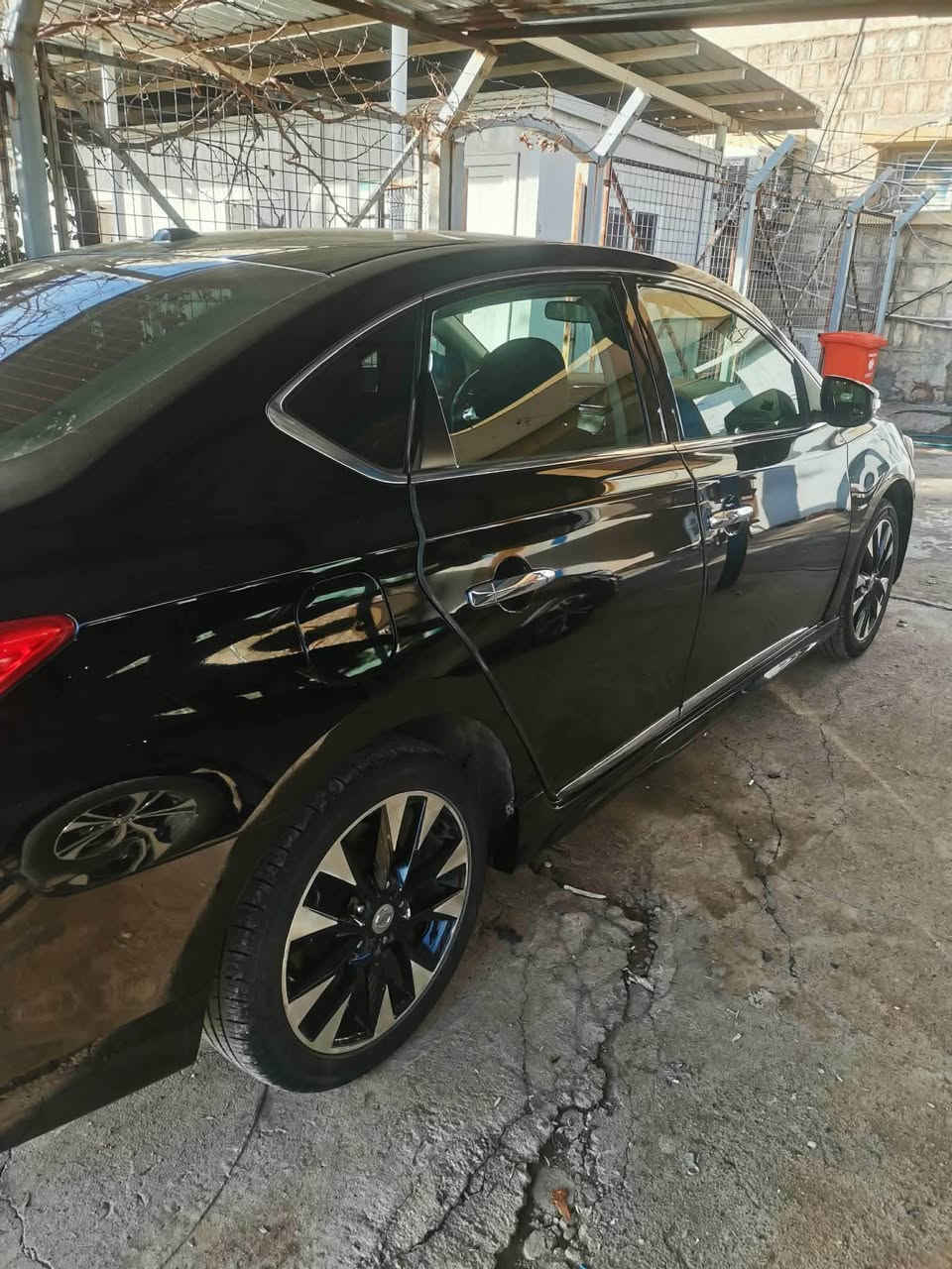 السلام عليكم 
للبيع
 نيسان سنترا 2018 SR 
رقم اربیل
مكينه 1800 
طخم جديد 
تحكم ستيرن 
رادار امامي 
مثبت سرعة  
كامرة خلفية 
اشاير بل مري
ثلث انظمة للقيادة
تبريد ثلج
سبير+جك

السيارة بأسمي سنوية ل 2029 

ماتصرف عليها سيارة جاهزة من كل النواحي
بدون صبغ باب نفر بی شبر صبغ باب النفر

السعر 123 وبي مجال للطيبين ما متوفر ع الماسنجر. 

رقم الهاتف ( *********** ) اكر, نينوى
